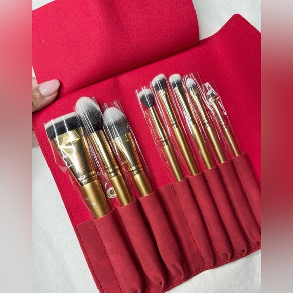 Luxie- 8 Gold Brush Set With red Brush Holder Case - Picture 8 of 9